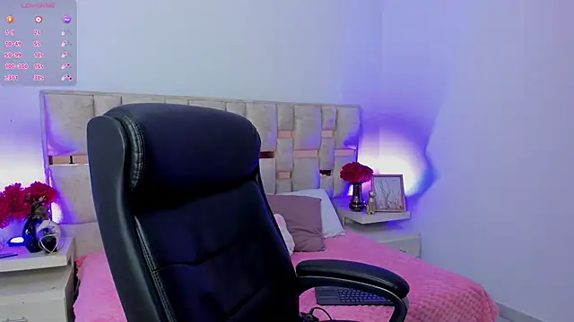 Snapshot of Daniel_Suarez18 chatting on 10-15-25, 09:59 Daniel Suarez18 online show from 10-15-25, 09:59