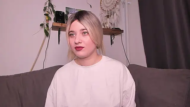 ShyBunny1 online show from 10-08-25, 06:22