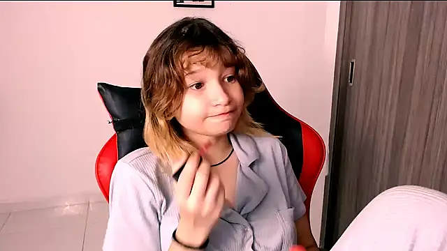 EmuOtori online show from 01-14-26, 12:44