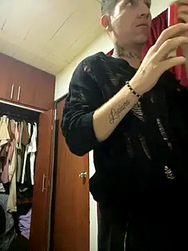 Snapshot of davidxxx_2012 chatting on 10-10-25, 02:10 davidxxx 2012 online show from 10-10-25, 02:10