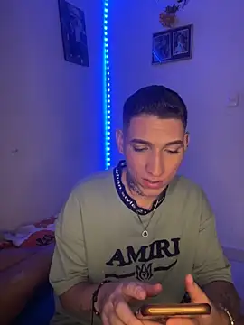 Snapshot of davidxxx_2012 chatting on 10-18-25, 01:30 davidxxx 2012 online show from 10-18-25, 01:30