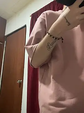 Snapshot of davidxxx_2012 chatting on 10-23-25, 09:35 davidxxx 2012 online show from 10-23-25, 09:35