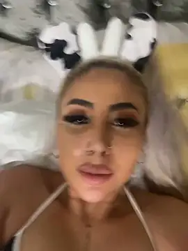 Snapshot of zara_bellexx chatting on 02-23-26, 06:33 zara bellexx online show from 02-23-26, 06:33