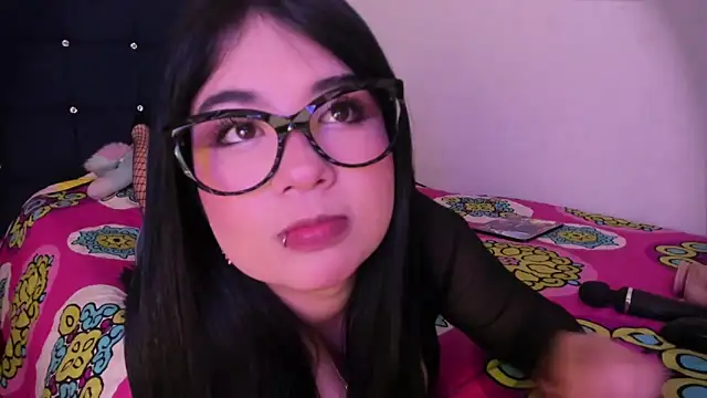 Lilith salvatoree online show from 11-04-25, 01:54