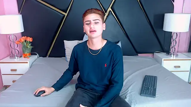 Snapshot of Alex_Millerss chatting on 10-16-25, 08:54 Alex Millerss online show from 10-16-25, 08:54