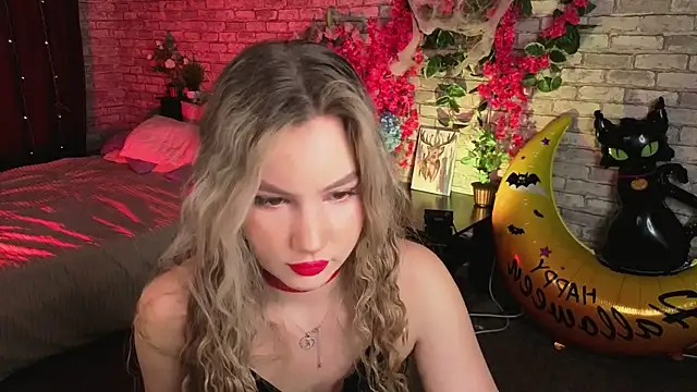  BellaClark online show from 10-29-25, 08:10