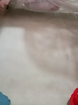 Snapshot of ladzy_sexy chatting on 12-22-25, 06:32 ladzy sexy online show from 12-22-25, 06:32