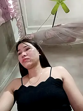 Snapshot of ladzy_sexy chatting on 01-15-26, 08:23 ladzy sexy online show from 01-15-26, 08:23