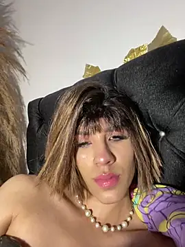 Snapshot of SiaraRealist chatting on 03-09-26, 05:33 SiaraRealist online show from 03-09-26, 05:33