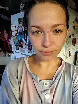 Snapshot of Cassaroll333 chatting on 10-15-25, 01:33 Cassaroll333 online show from 10-15-25, 01:33