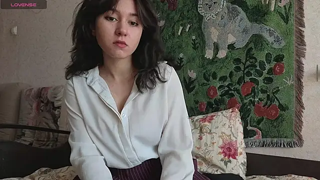 MiaLovelyOne online show from 06-10-26, 05:07