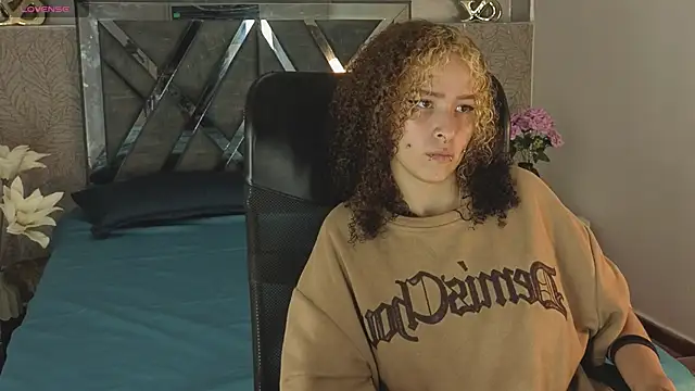 Snapshot of benny_wilson chatting on 12-22-25, 04:20 benny wilson online show from 12-22-25, 04:20