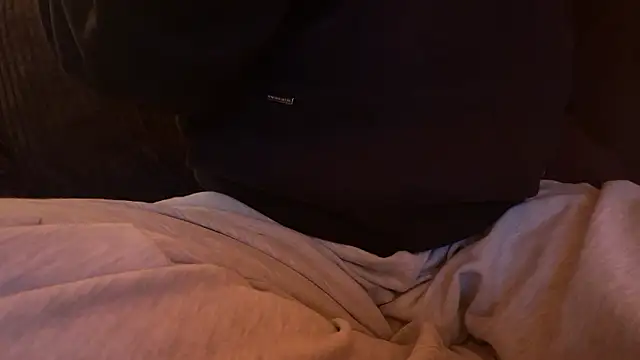 Snapshot of Louischarles123 chatting on 01-11-26, 06:46 Louischarles123 online show from 01-11-26, 06:46