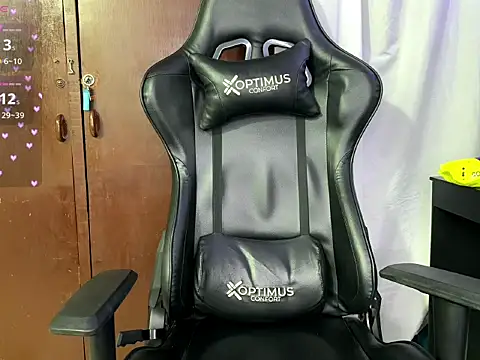 BigTitsGirl04 online show from 03-20-26, 04:17