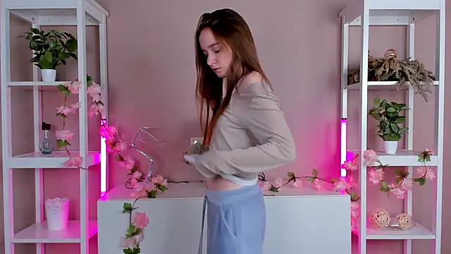 Snapshot of LittleCutieSandy chatting on 10-08-25, 03:15 LittleCutieSandy online show from 10-08-25, 03:15