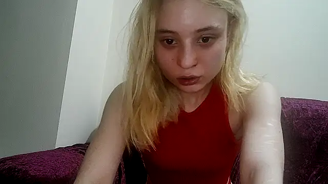 Snapshot of cinnamon-xx chatting on 05-04-26, 10:28 cinnamon-xx online show from 05-04-26, 10:28