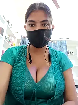 Hot radhaji online show from 04-12-26, 05:34