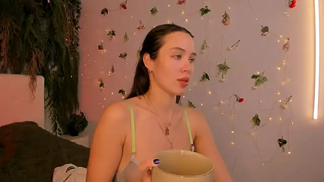 Snapshot of Black_Jenny chatting on 07-28-26, 04:39 Black Jenny online show from 07-28-26, 04:39