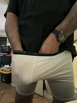 Snapshot of B1GLO chatting on 04-09-26, 10:04 B1GLO online show from 04-09-26, 10:04