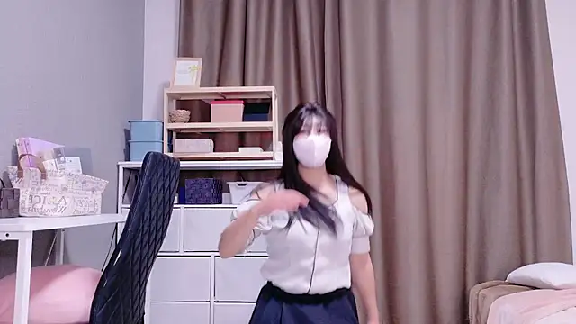 Snapshot of YuKa-zaurusu chatting on 11-15-25, 06:11 YuKa-zaurusu online show from 11-15-25, 06:11