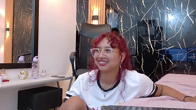 Snapshot of SamanthaFox_8 chatting on 07-28-26, 06:20 SamanthaFox 8 online show from 07-28-26, 06:20