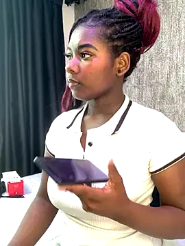 KarinaFlowers  online show from 12-19-25, 12:23