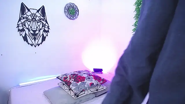 Emo Boy  online show from 11-30-25, 12:31