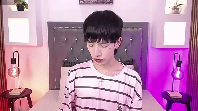 Emo Boy  online show from 06-14-26, 08:22