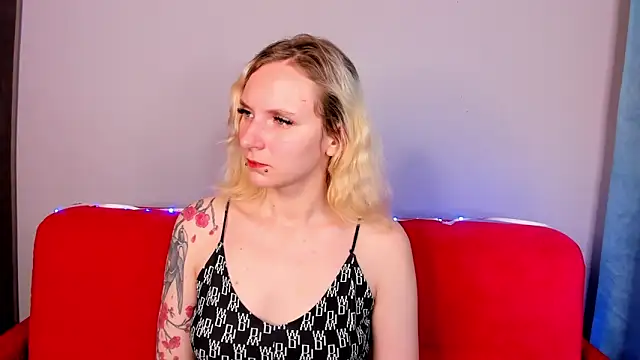 LikiLips online show from 10-15-25, 01:50