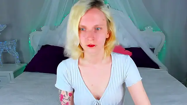 LikiLips online show from 04-29-26, 01:10