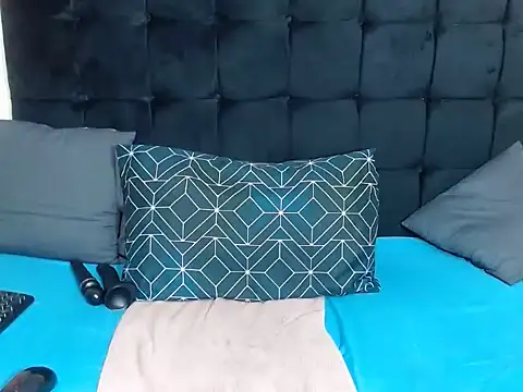 CaramelBootty online show from 10-25-25, 04:02