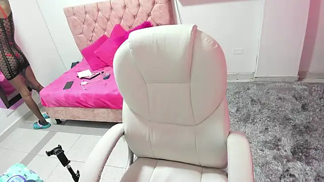 thianahorny online show from 11-05-25, 12:38