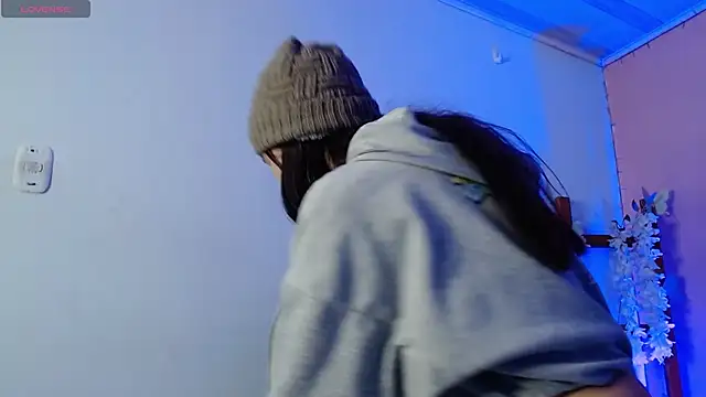 SweetRenata  online show from 10-22-25, 11:21