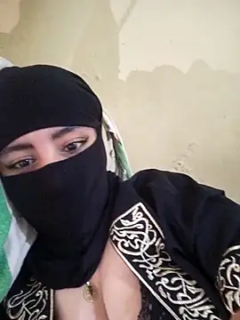 Snapshot of arab_dam chatting on 11-18-25, 10:36 arab dam online show from 11-18-25, 10:36