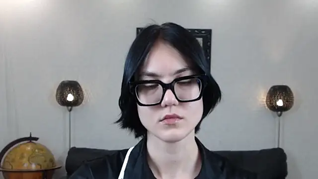 Marie Fitch online show from 10-22-25, 03:56