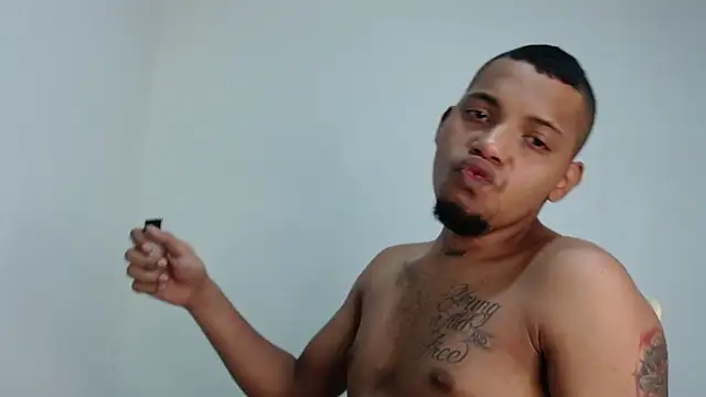 Snapshot of drako_monster chatting on 11-15-25, 12:30 drako monster online show from 11-15-25, 12:30