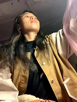 Han-han123 online show from 11-17-25, 09:53