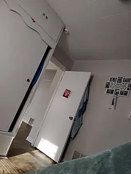 Snapshot of Pisthool chatting on 03-21-26, 09:29 Pisthool online show from 03-21-26, 09:29