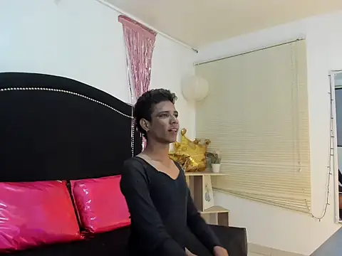 Nezuko  tanyi online show from 10-17-25, 04:15