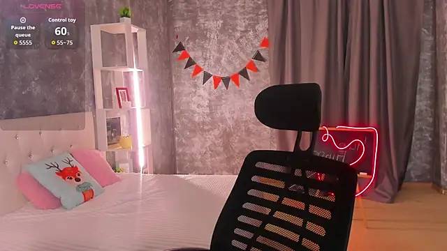 Snapshot of scent__of_woman chatting on 01-12-26, 01:55 scent of woman online show from 01-12-26, 01:55