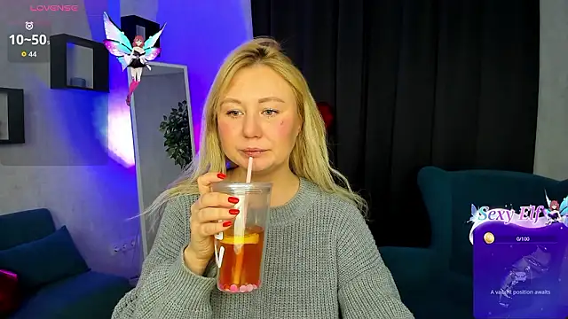 Snapshot of scent__of_woman chatting on 02-23-26, 08:12 scent of woman online show from 02-23-26, 08:12