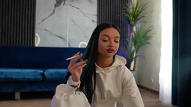 RachelRavee online show from 04-28-26, 04:17