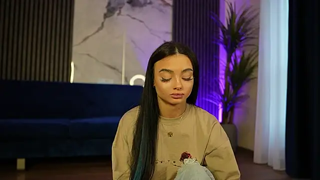 RachelRavee online show from 04-30-26, 04:19