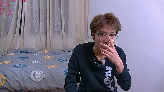 Snapshot of KK-cuteboy chatting on 12-23-25, 10:13 KK-cuteboy online show from 12-23-25, 10:13