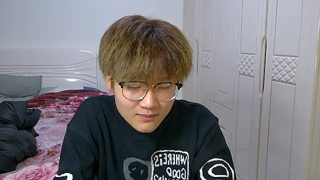 Snapshot of KK-cuteboy chatting on 02-05-26, 03:55 KK-cuteboy online show from 02-05-26, 03:55