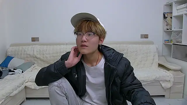 Snapshot of KK-cuteboy chatting on 02-24-26, 10:46 KK-cuteboy online show from 02-24-26, 10:46