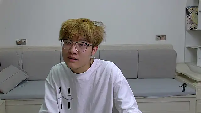 Snapshot of KK-cuteboy chatting on 03-29-26, 11:32 KK-cuteboy online show from 03-29-26, 11:32