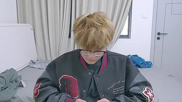 Snapshot of KK-cuteboy chatting on 04-05-26, 06:43 KK-cuteboy online show from 04-05-26, 06:43