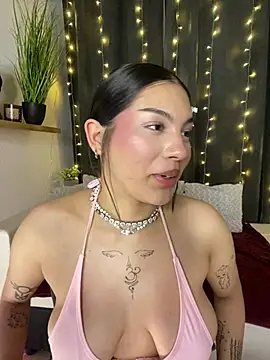LoraShines online show from 07-09-26, 06:01