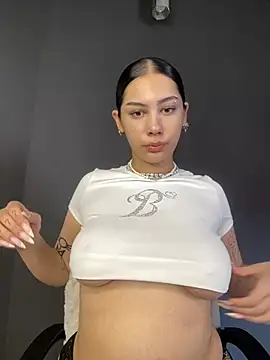 LoraShines online show from 07-13-26, 11:46